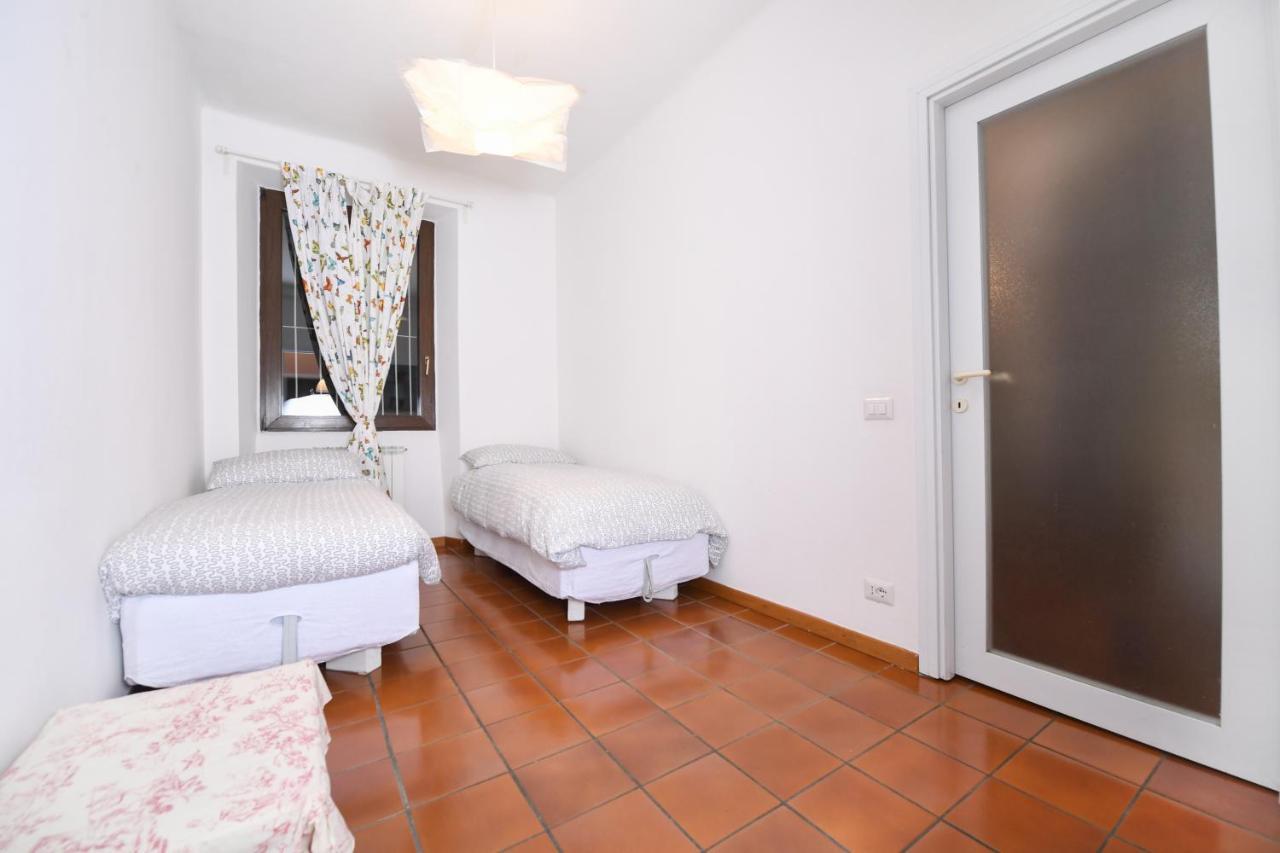 Villa Pinetina B&B Lasnigo Exterior photo