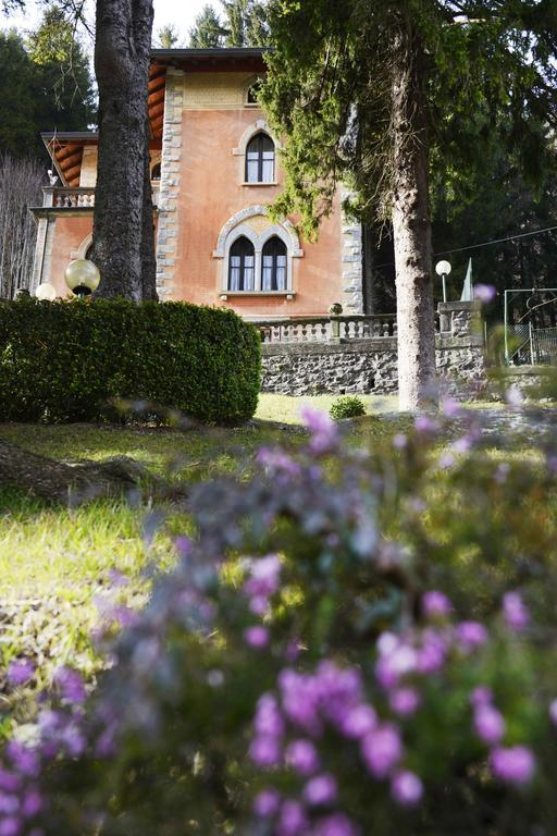 Villa Pinetina B&B Lasnigo Exterior photo