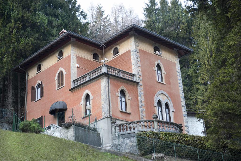 Villa Pinetina B&B Lasnigo Exterior photo