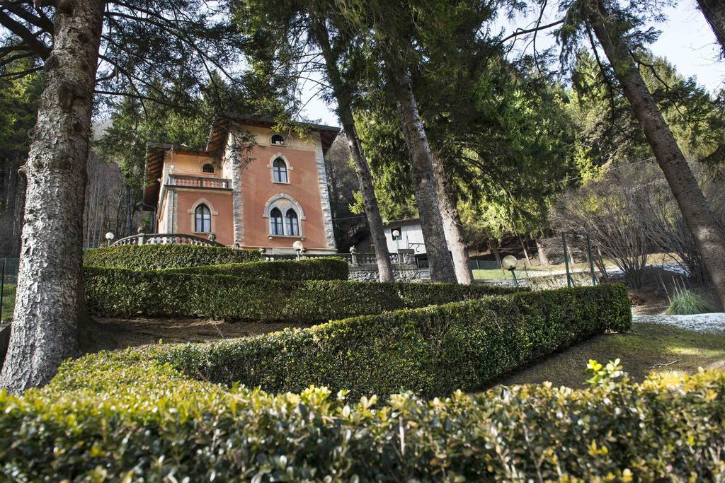 Villa Pinetina B&B Lasnigo Room photo