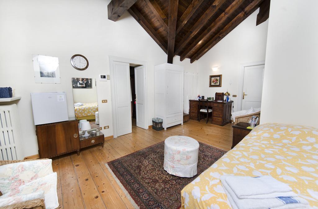 Villa Pinetina B&B Lasnigo Exterior photo